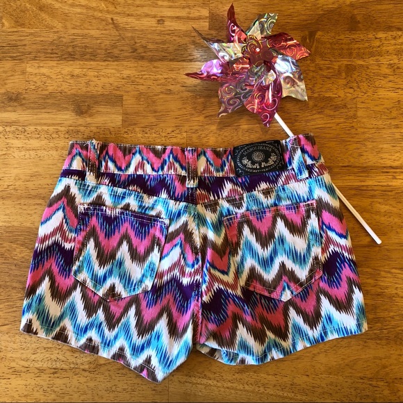 B8 Masoi Jeans Aztec Print Shorts 3 - Picture 2 of 6